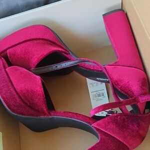 Women’s Velvet Platform Block Heel Sandals - Burgundy